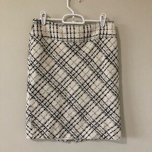 White House Black Market Sz 0 Pencil Skirt Wool Blend Lined w/ Slit ivory Plaid